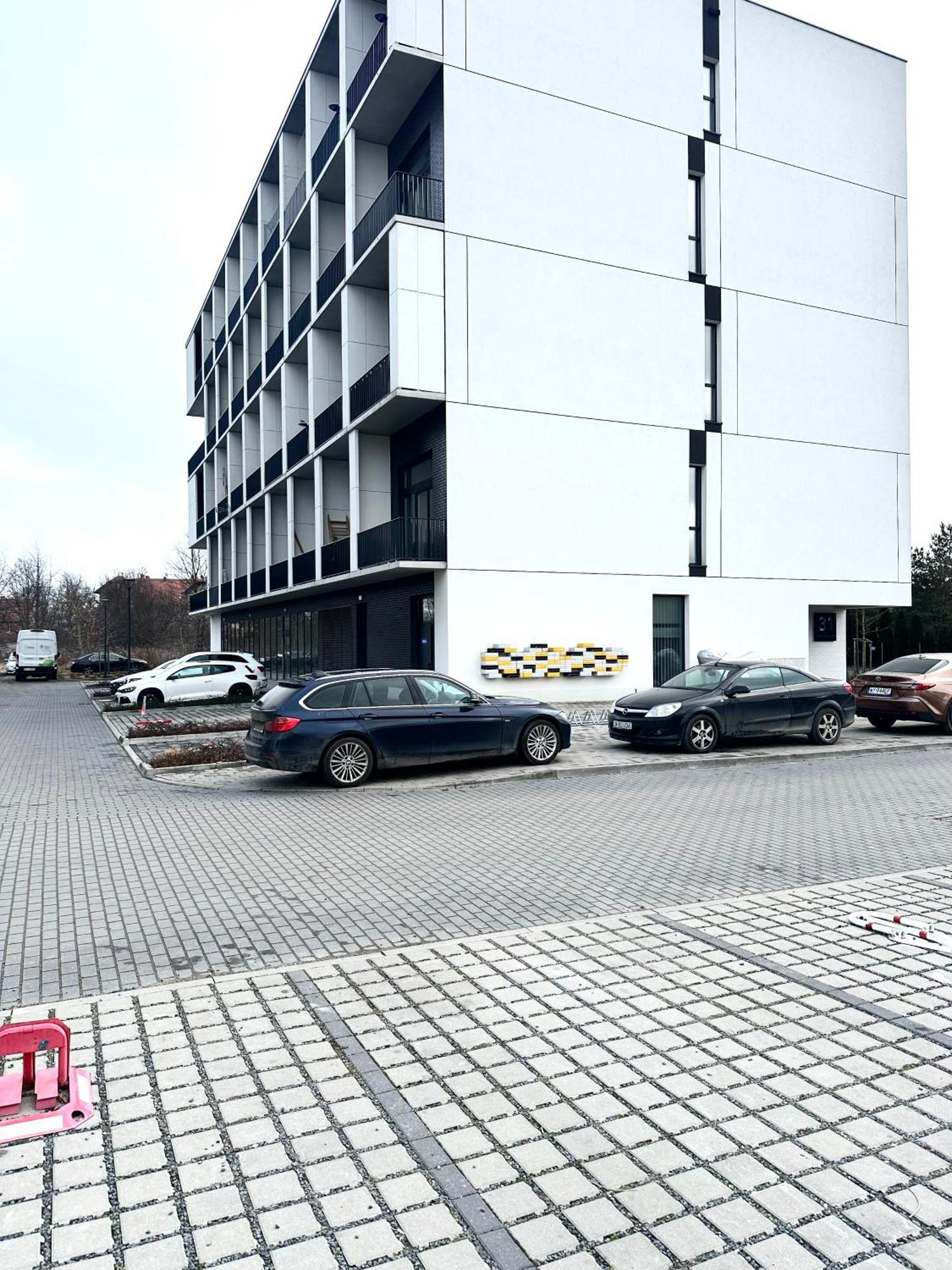Zarembowicza 37 - Self Check-in 20h - Parking &lift * Wrocław
